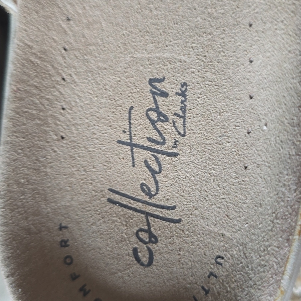 Clarks Women's Size 9.5 Cream Perforated Slip-On Adjustable Sandals - Picture 3 of 7